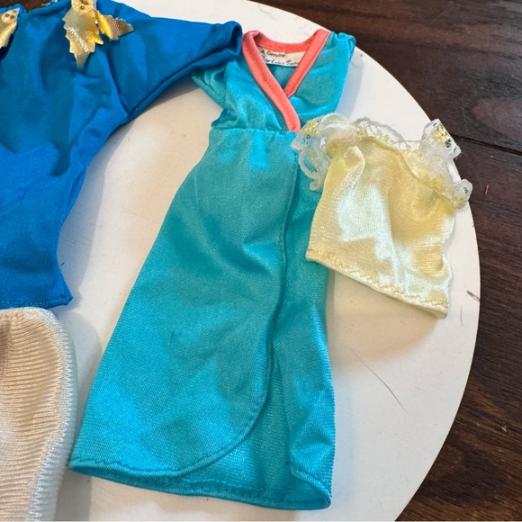 Vintage Barbie doll style clothing dresses leggings top skirt bundle - Picture 4 of 4